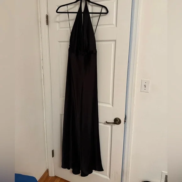 Nili Lotan

Essy Silk Plunging V-Halterneck Gown - Picture 6 of 7